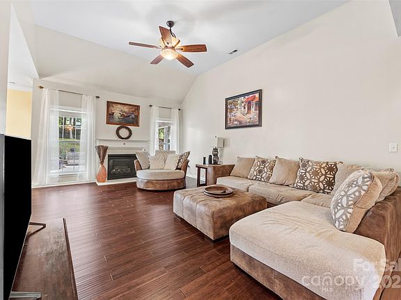 4th image of 2163 E Foxwood Ct
