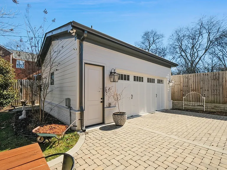 3406 Belmont Blvd — Photo 26