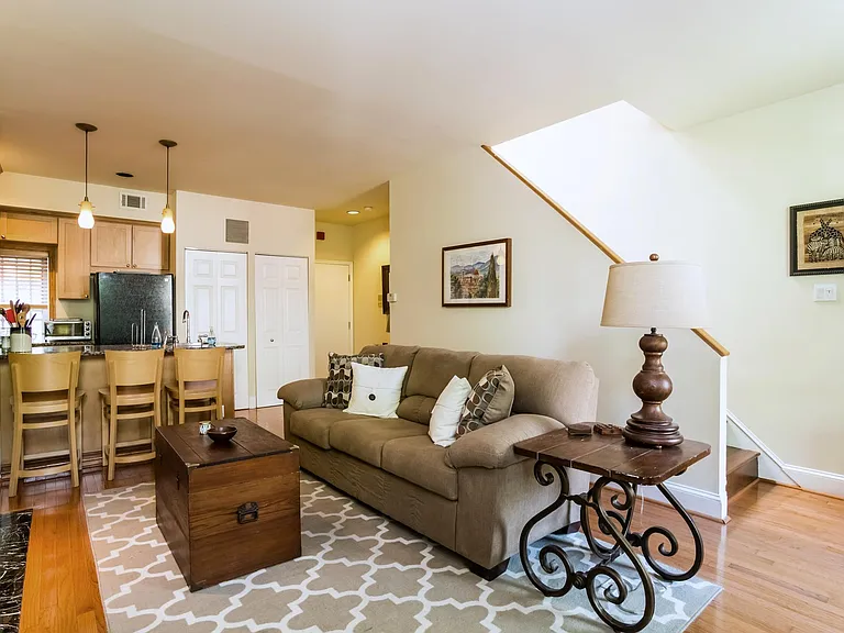 1912 Pine St #2 — Photo 2