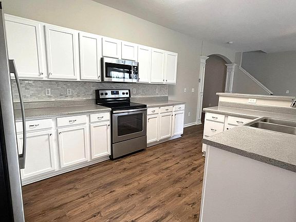 3rd image of 2039 Moss Creek Dr