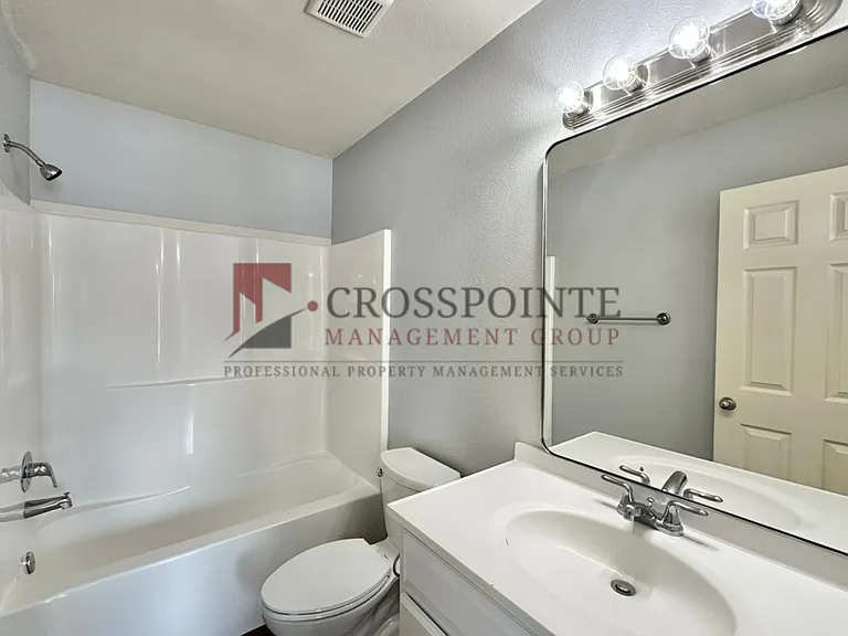 8713 Mansion Creek Cir — Photo 27