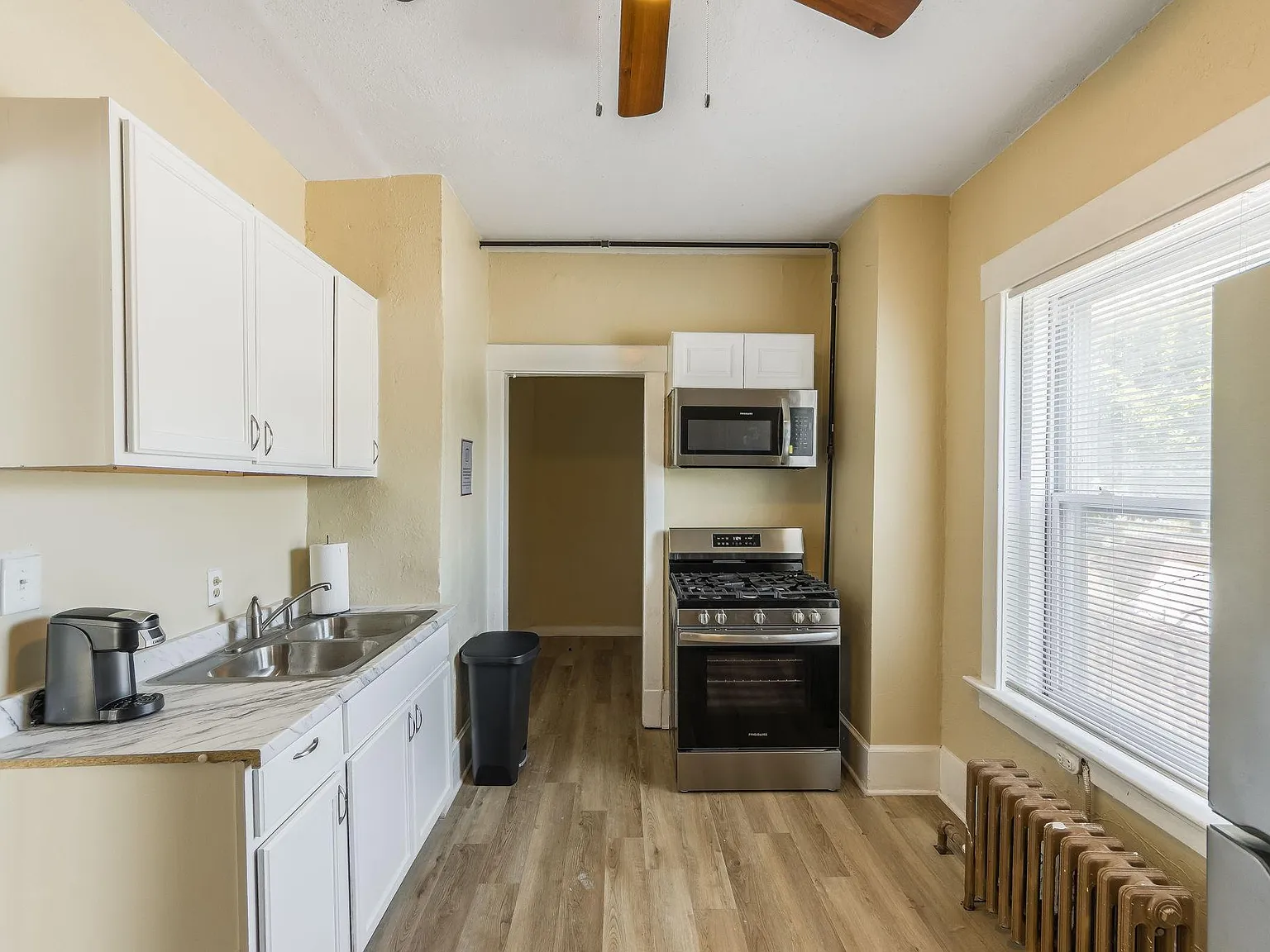 4 bed, 2.5 bath, 2200 sqft, $797 — Photo 4