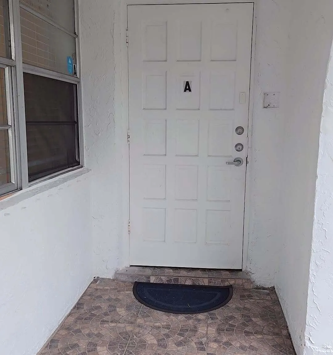 3 bed, 2.0 bath, 2228 sqft, $3,500 — Photo 3