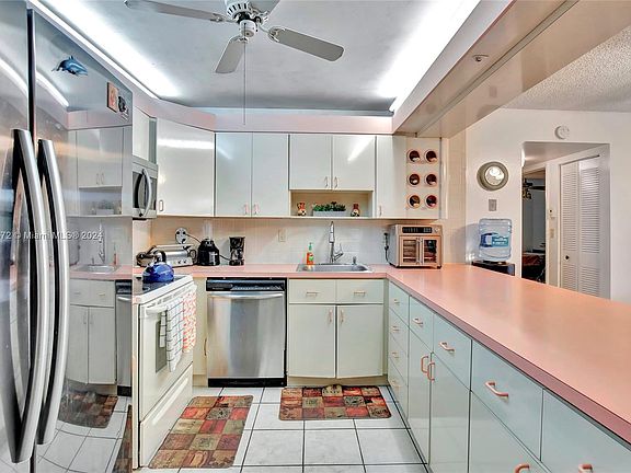 4th image of 350 W Park Dr APT 201-11