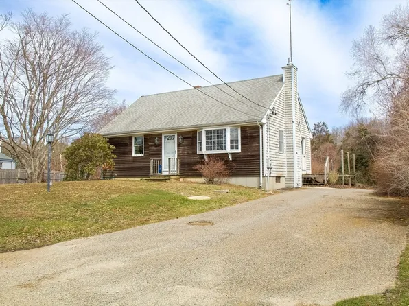 7 Marina Dr, Mattapoisett, MA 02739