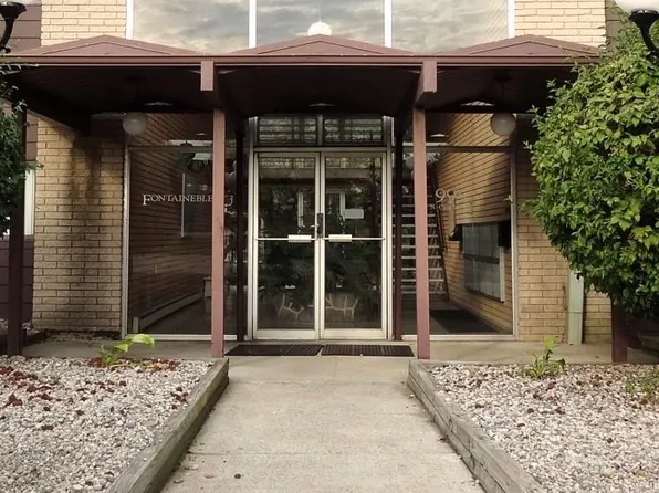 995 N Cass Lake Rd APT 229, Waterford, MI 48328