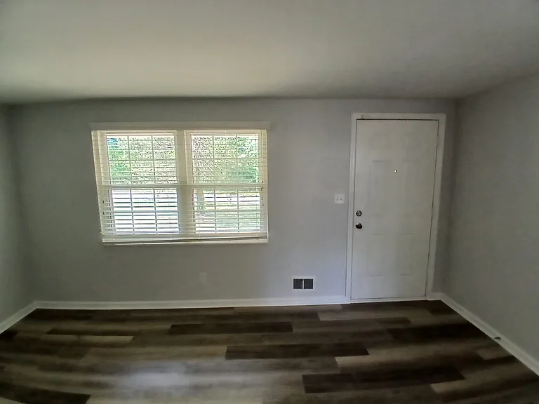 6090 King Arthur Dr — Photo 13