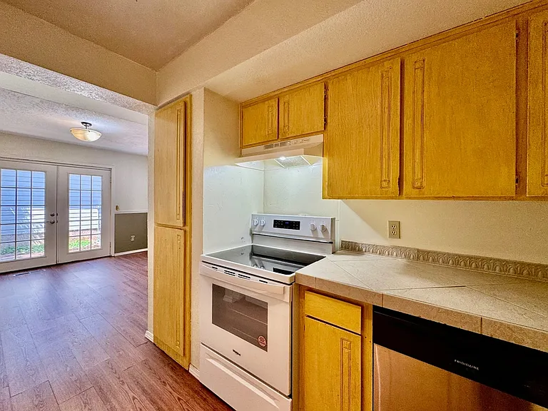 428 Sundance Ln — Photo 36