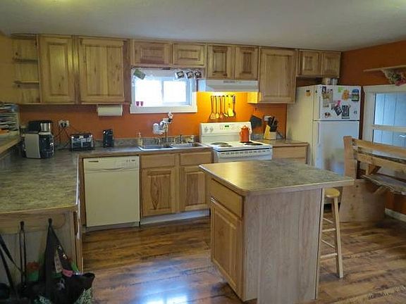 5th image of 420 N Surrey St