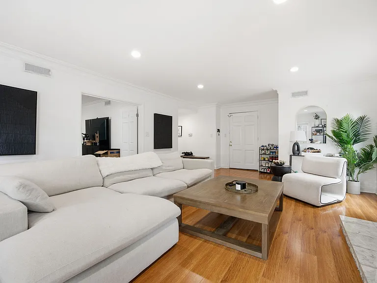 400 N Palm Dr #NA — Photo 2