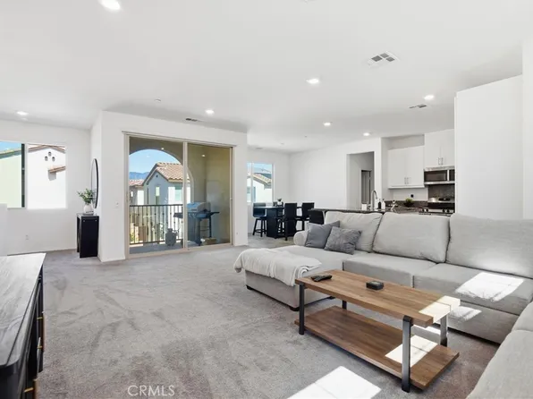 16651 Snowdrop Ln #1, Fontana, CA 92336