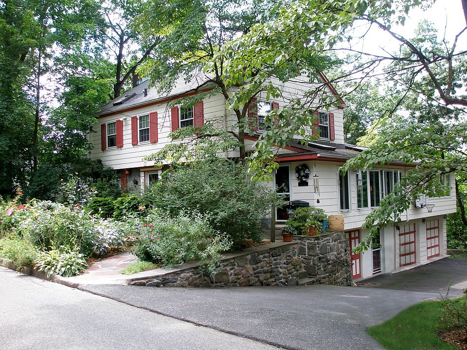 1st image of 22 Terrace Ave
