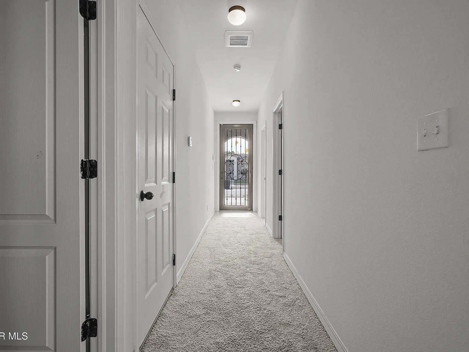 4 bed, 2.0 bath, 1420 sqft, $1,900 — Photo 4