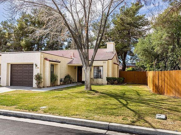 2nd image of 937 Monterey Dr