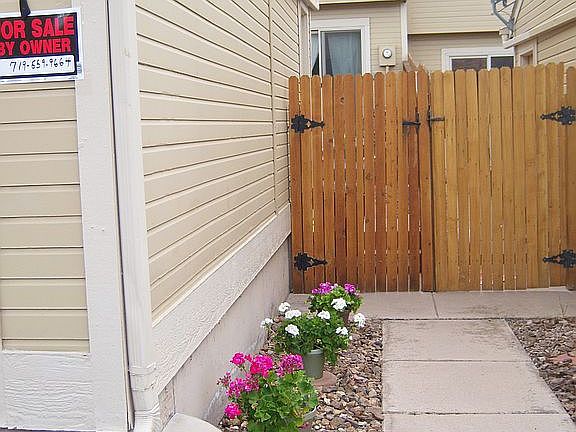 4th image of 8011 Lexington Park Dr