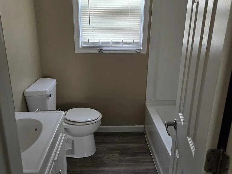 5204 N 60th St — Photo 3
