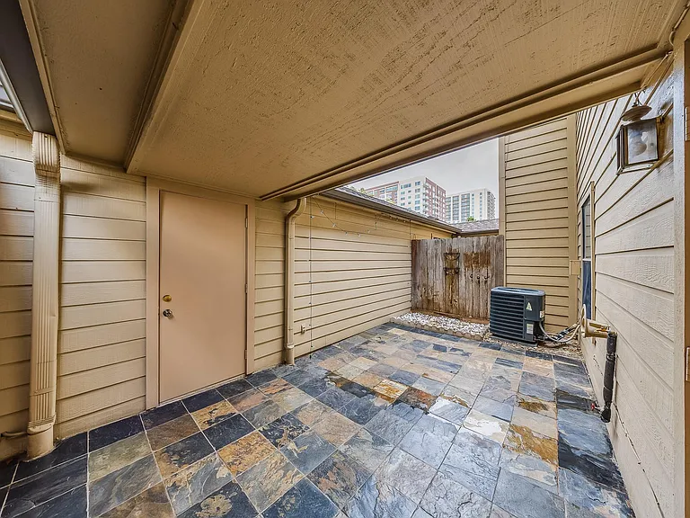 1018 Memorial Village Dr #124 — Photo 21