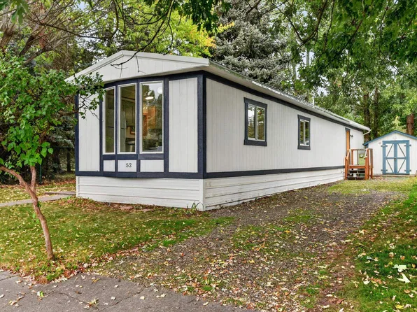 3110 E Chattaroy Rd Trailer 52, Chattaroy, WA 99003