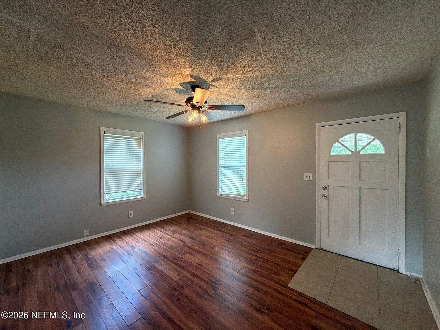 3 bed, 1.0 bath, 943 sqft, $1,295 — Photo 4
