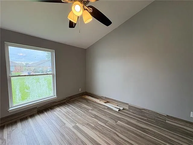 9024 Amour Dr — Photo 2