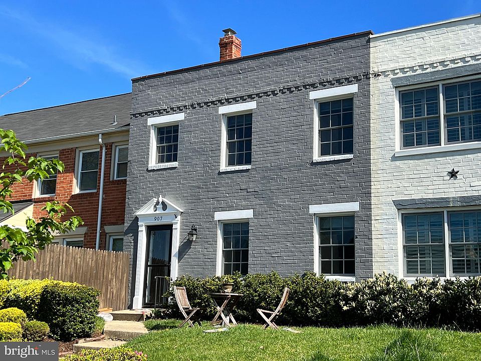 1st image of 907 Green St