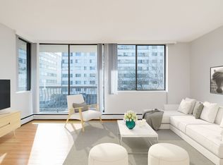 2040 Nelson St #506, Vancouver, BC V6G 1N5