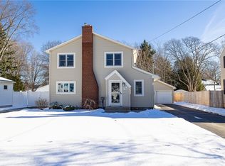 90 Doris Rd, Rochester, NY 14622