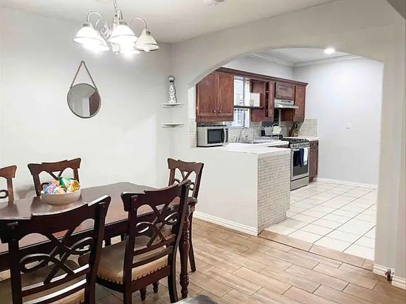 3B/2B- Dining Area/Kitchen
