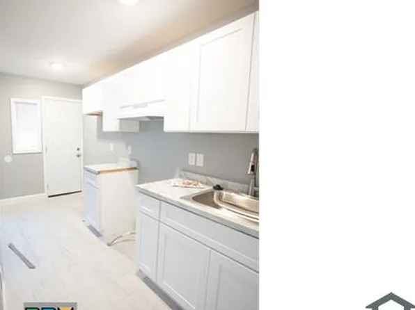 3705 8th St, Baltimore, MD 21225