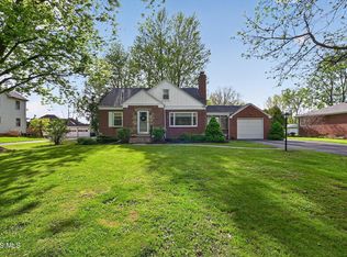 564 S Lallendorf Rd, Oregon, OH 43616