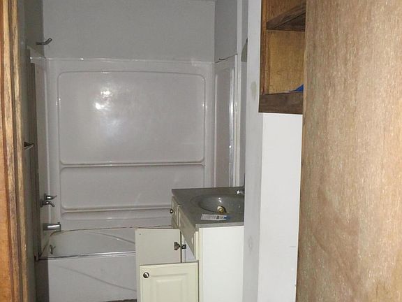 3rd image of 504 N Clay St