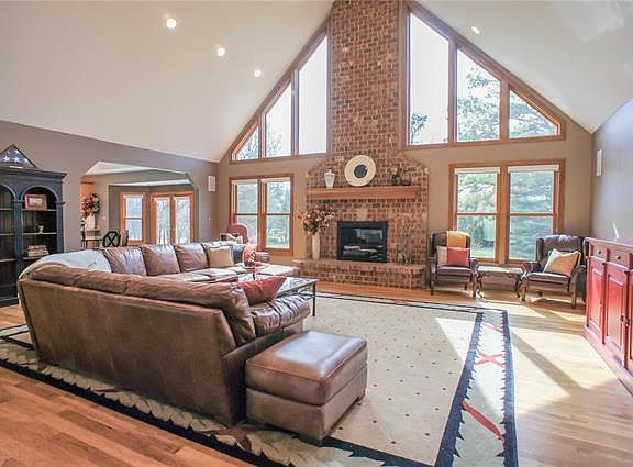 4th image of 12921 Meadow Hill Ln