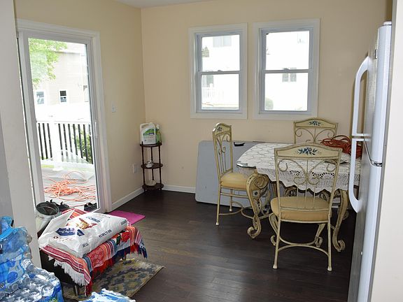 3rd image of 26 Brainard Ave