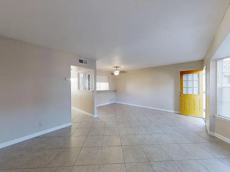 Verano at the Heights Apartments — Photo 50