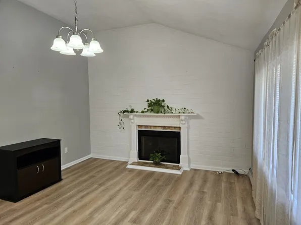 (undisclosed Address), Huntington Station, NY 11746