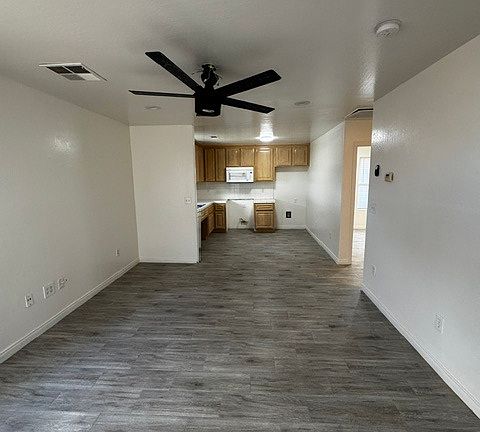 5th image of 1000 30th St #B