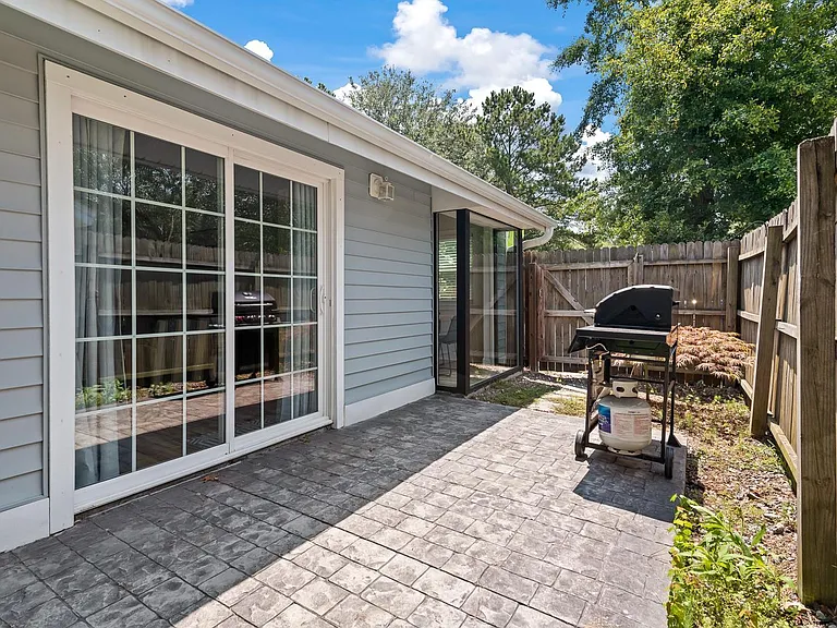 1112 Daffodil Ln — Photo 13