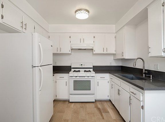 4th image of 2502 Manhattan Beach Blvd APT 22