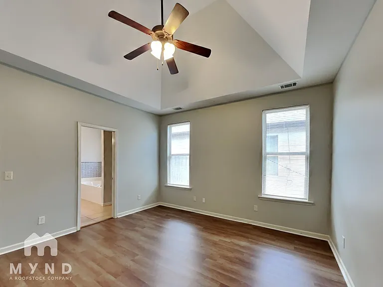 1192 Washington Dr — Photo 10