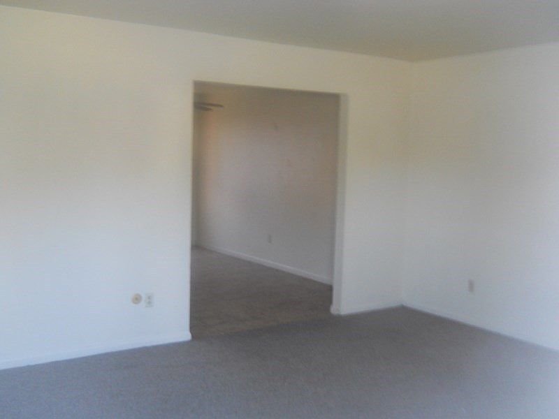 2nd image of 3012 Benchwood Rd