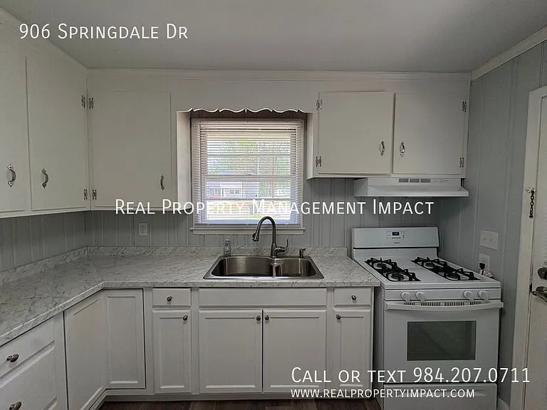 906 Springdale Dr — Photo 11
