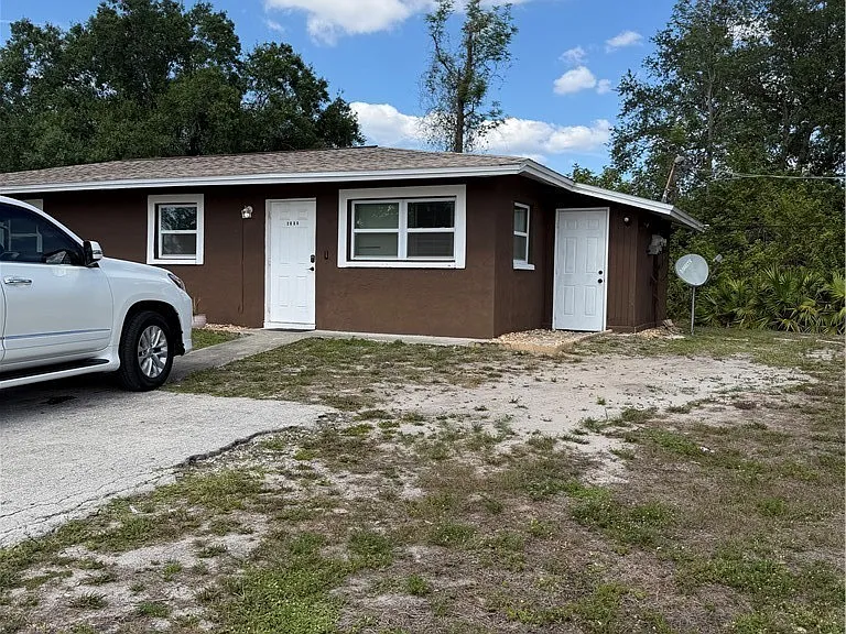 2804 River Ridge Blvd — Photo 2