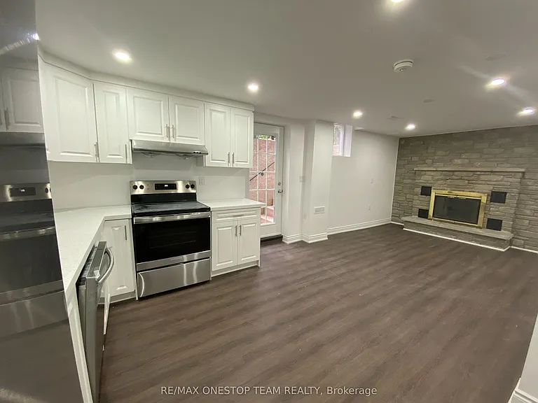 1410 Winterbourne Dr #LOWER — Photo 3