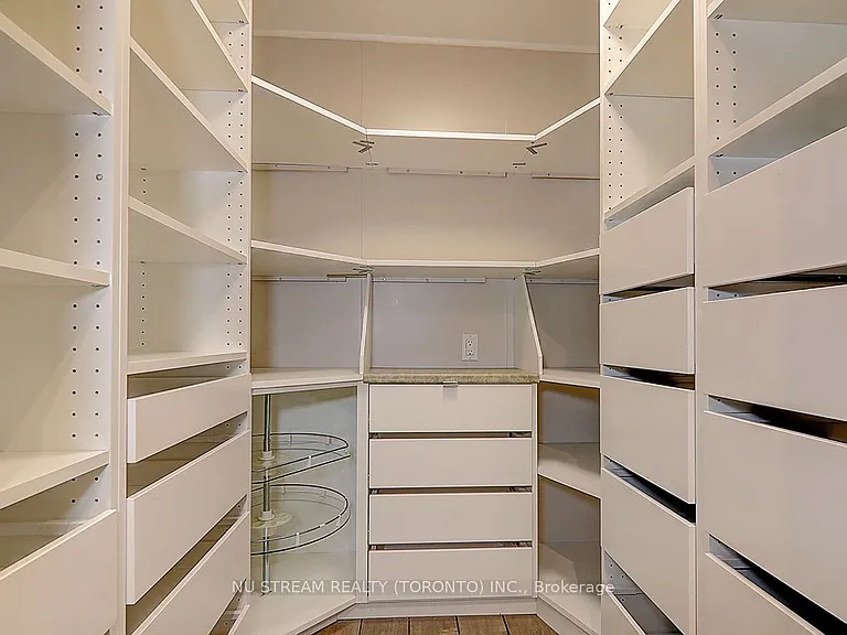 47 Hemingway Cres — Photo 17