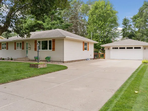 9206 11th Ave S, Bloomington, MN 55420