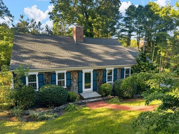 8 Lebaron Way, Mattapoisett, MA 02739