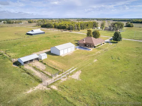 13545 N 3980th Rd, Dewey, OK 74029
