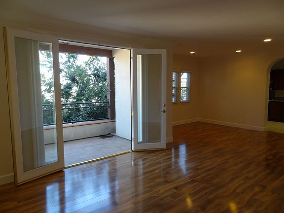4th image of 216 S Madison Ave APT 304