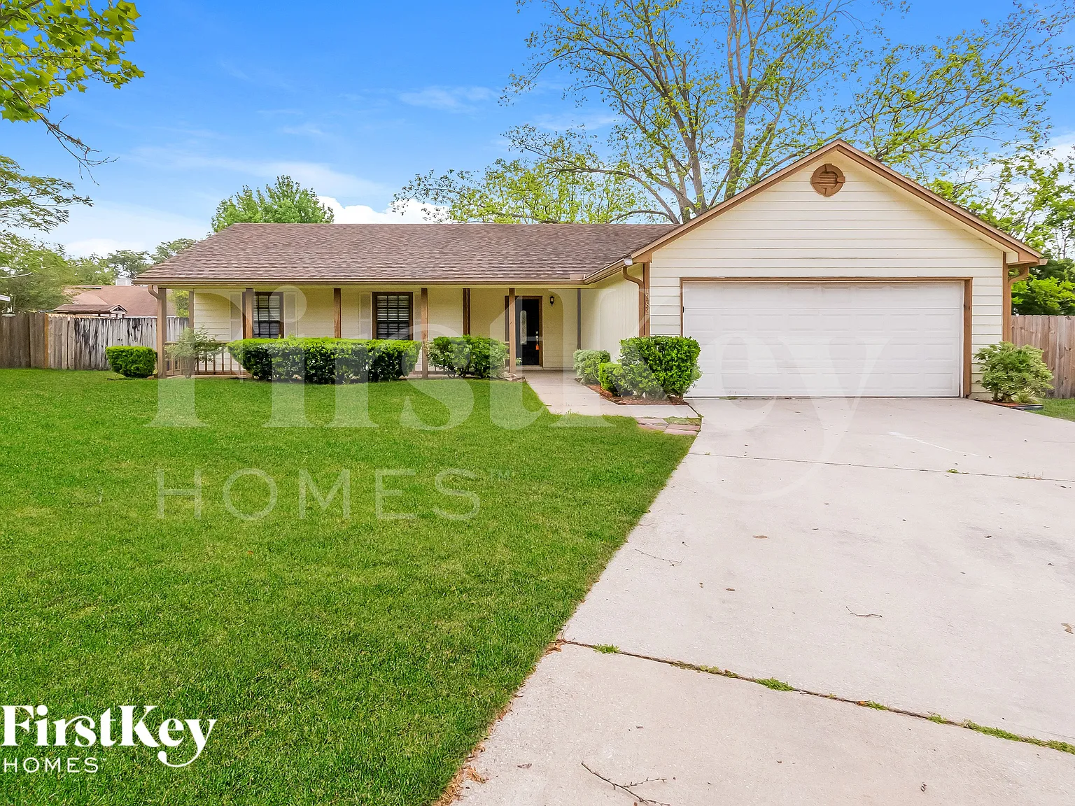3 bed, 2.0 bath, 1669 sqft, $2,305 — Photo 1