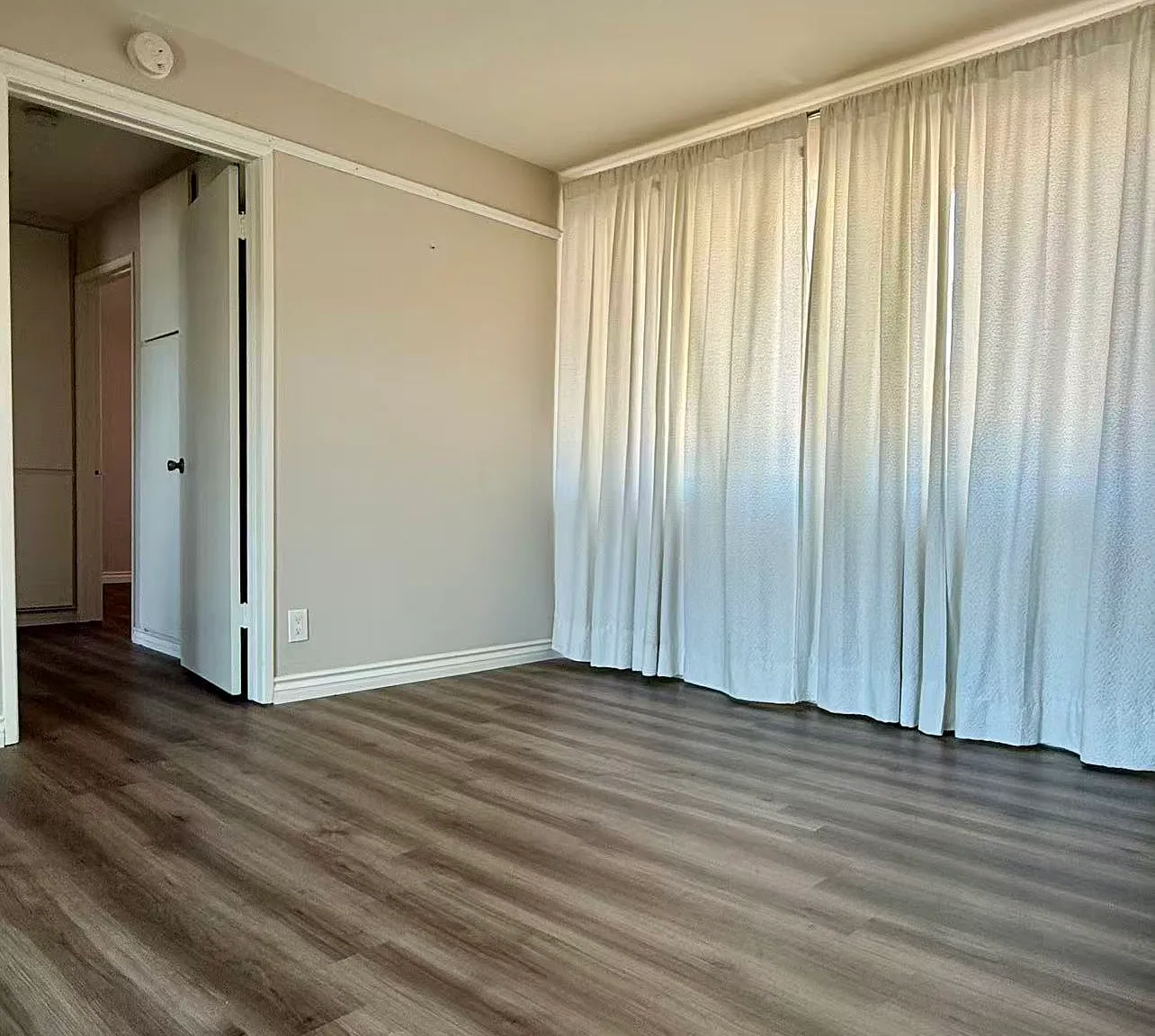 2 bed, 900 sqft, $2,500 — Photo 3